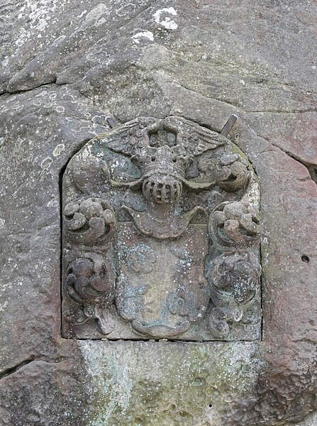 Externsteine Gestalt mit Krone und 2 Vögeln